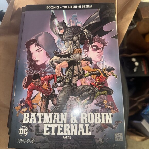 DC COMICS THE LEGEND OF BATMAN : BATMAN & ROBIN ETERNAL PART 2 HARDCOVER BOOK - Picture 1 of 2